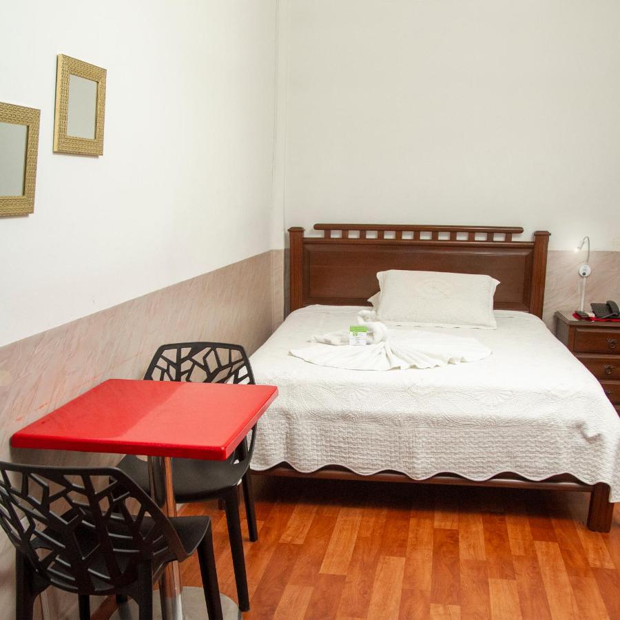 Buen Retiro Apart Hotel Santa Cruz de La Sierra Bagian luar foto