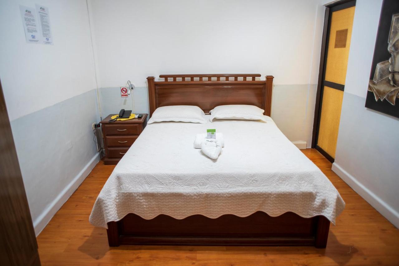 Buen Retiro Apart Hotel Santa Cruz de La Sierra Bagian luar foto